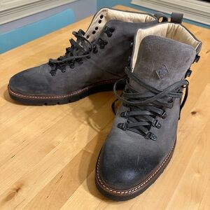 Ross & Snow Mens Boots - sz 10.5